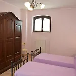 Oda ve Kahvaltı Postiglione 3*